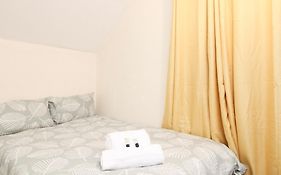 Room 4 Mayflower Road Guest House