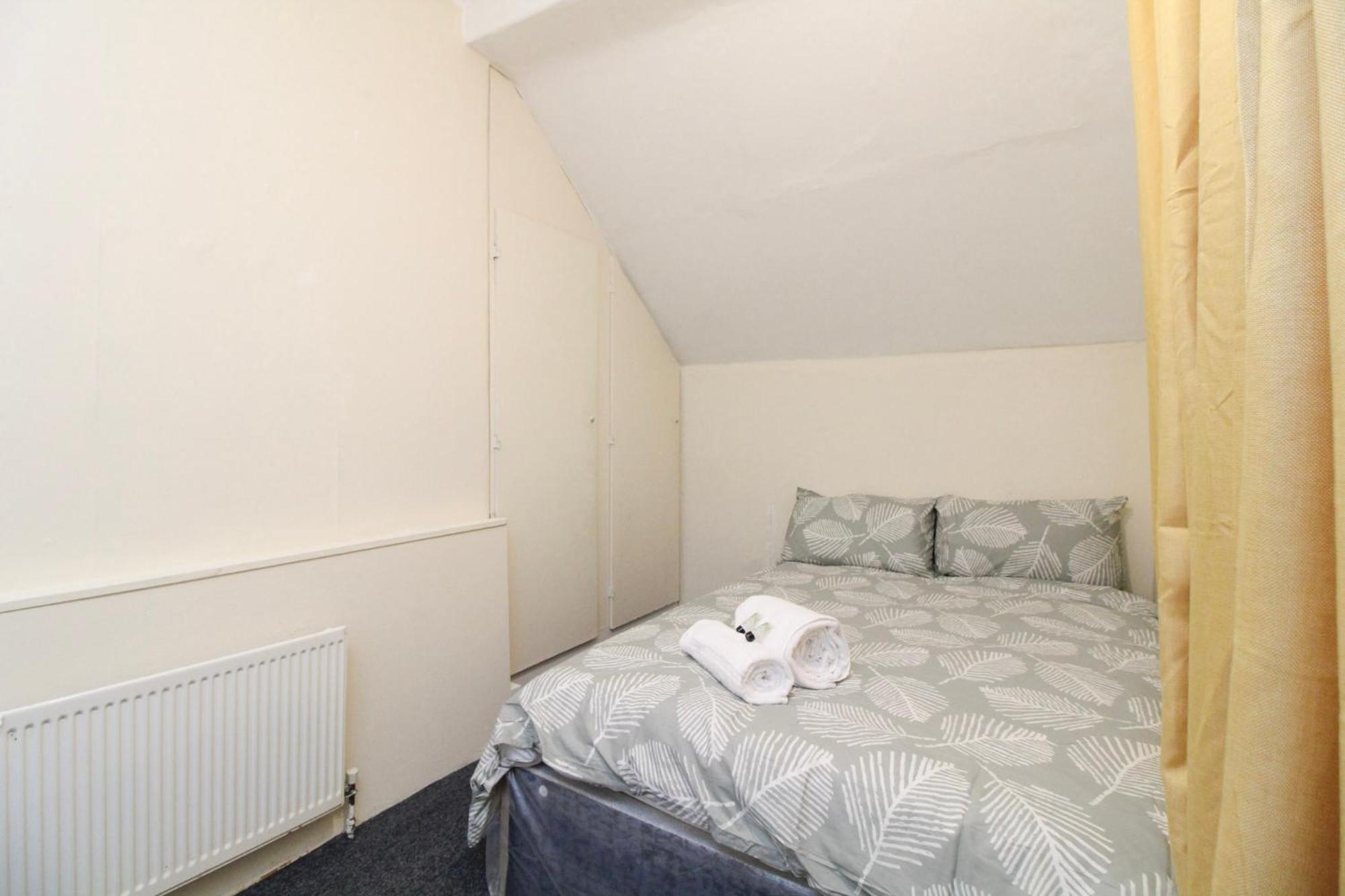 Room 4 Mayflower Road Guest House Southampton Exteriör bild